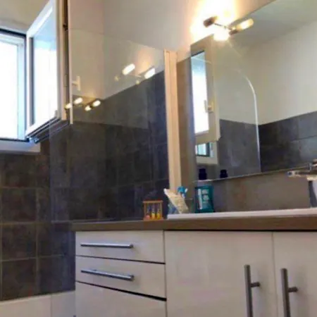 Charme Et Confort Votre Chambre Privee Avec Salle De Bain Privative Chez L'habitant Homestay